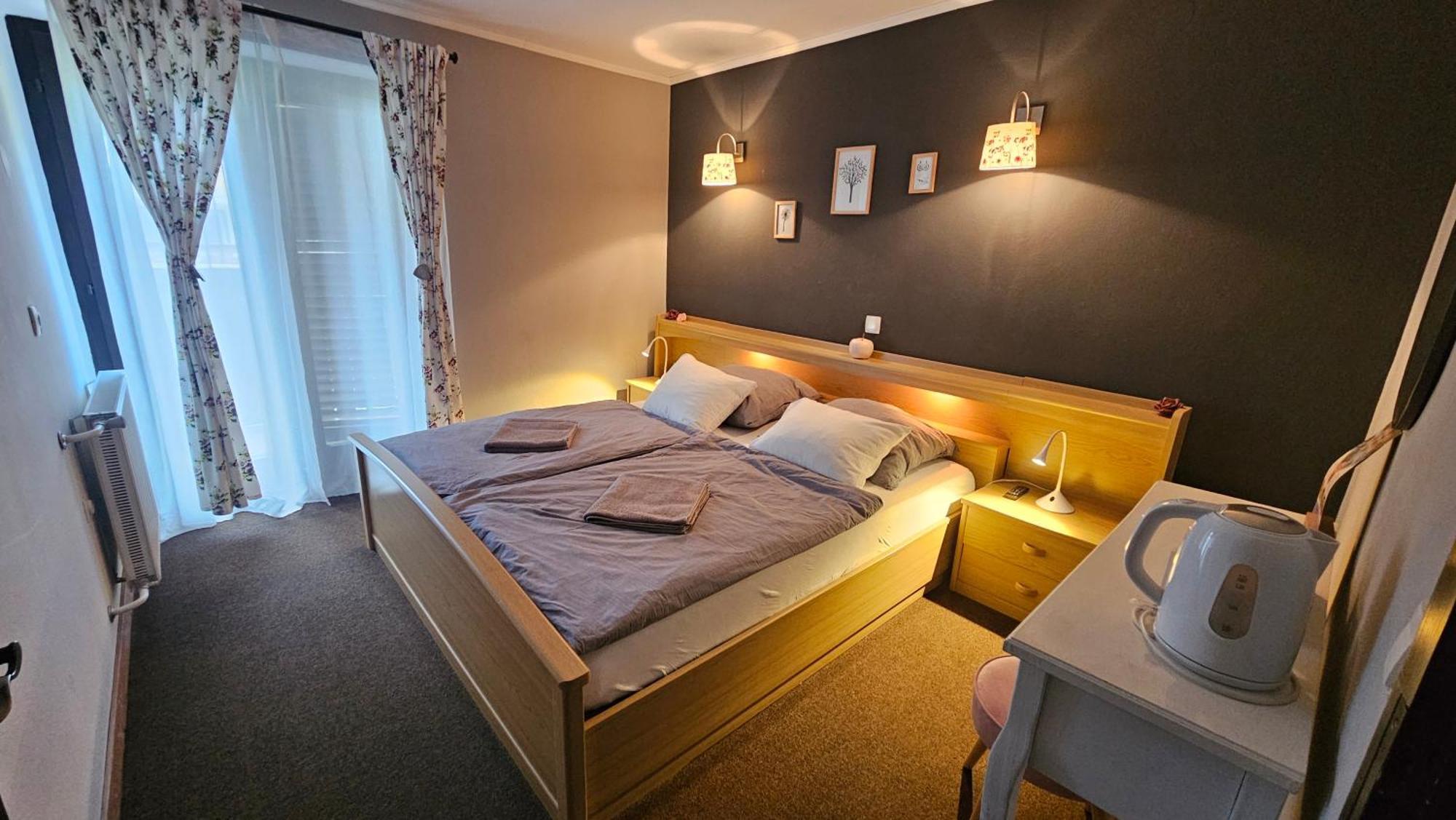 Rooms Malina Blejska Dobrava Εξωτερικό φωτογραφία